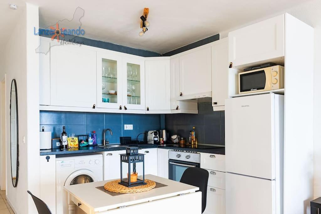 Appartement The Blue Cris-Tol Vv With Sea View à Puerto del Carmen  Extérieur photo